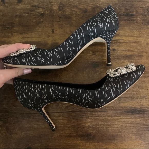 NWOT Manolo Blahnik Hangisi Black Jacquard Jewel Buckle Pump, 70mm (2.75" heel) - Picture 8 of 14